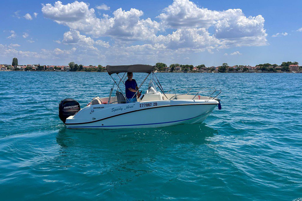 Quicksilver Activ 555 – boat rental in Nin with skipper